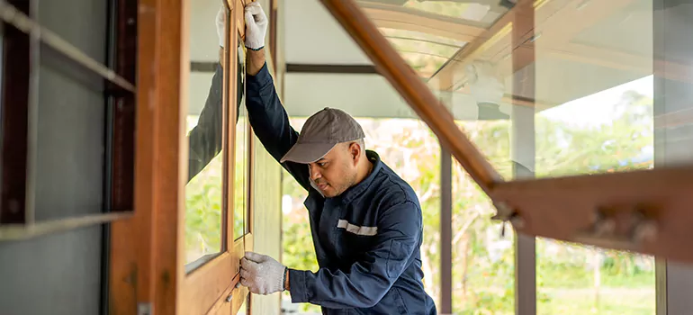 Double Hung Vinyl Window Sash Replacement in Tampa, FL